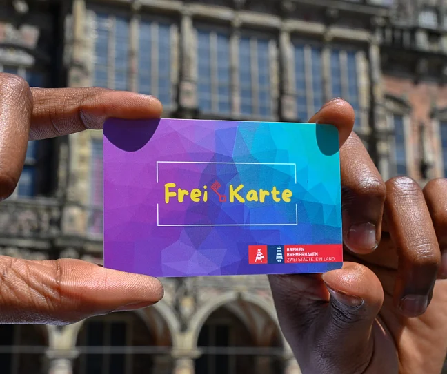 Neue FreiKarte vor dem Bremer Rathaus.